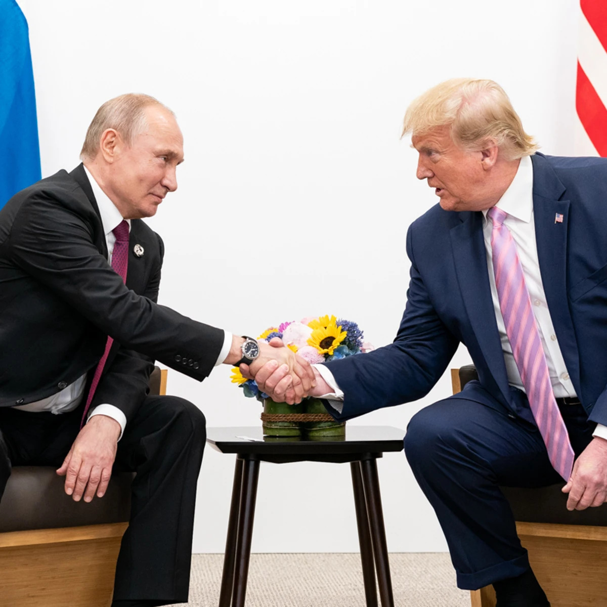 Presidente de EE.UU. junto al Presidente de Rusia | MacroMind News